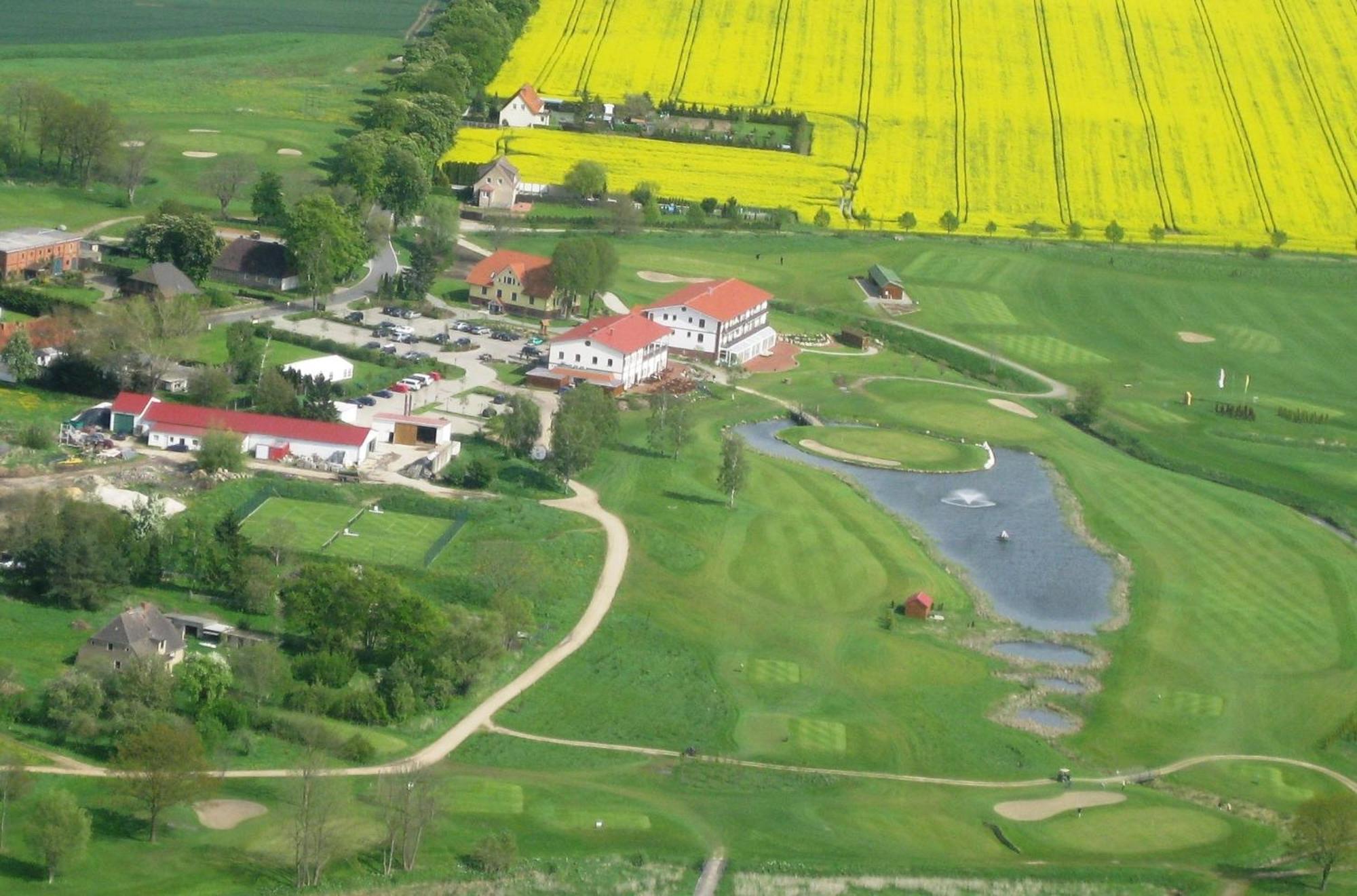 Golfpark Strelasund Süderholz 外观 照片
